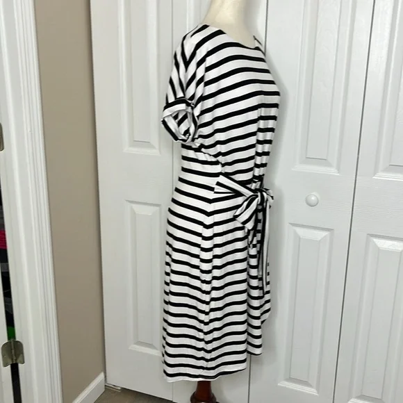 CHAPS BLACK & WHITE FAUX WRAP STRIPED DRESS, NWT - Picture 3 of 8